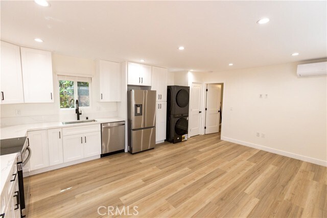 Foto del edificio - 638 W Glen Lyn Dr