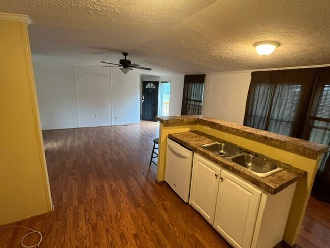 Foto del edificio - 882 Nobles Mill Rd