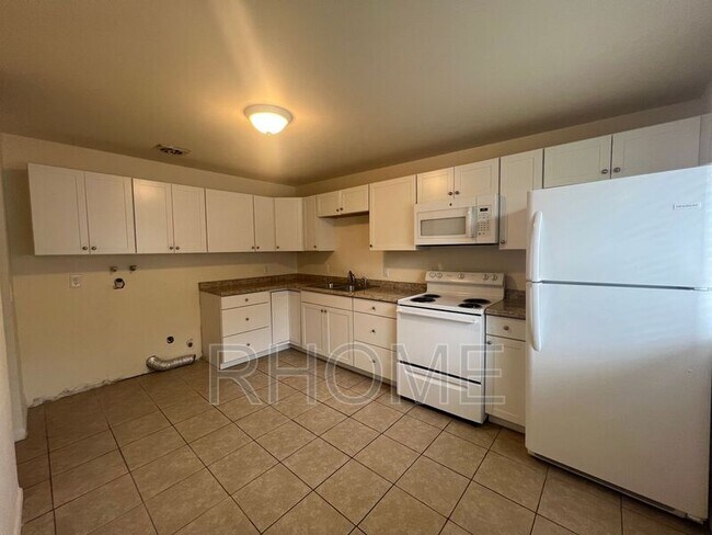 Foto del edificio - 267 W Center St