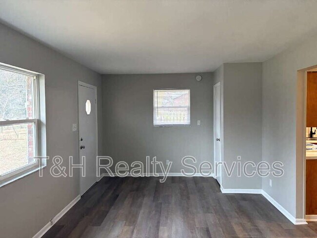 Foto del edificio - 1520 E Stop 10 Rd