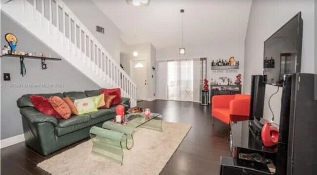 Foto del edificio - 3324 NW 101st Ave