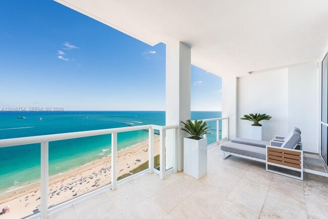 Foto del edificio - 50 South Pointe Dr