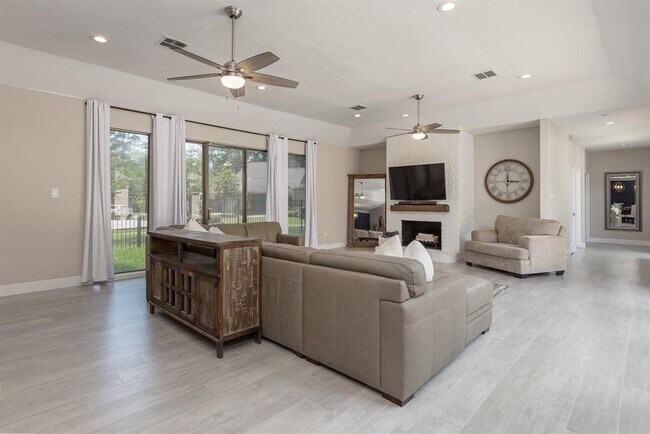 Building Photo - 3110 Sunny Knoll Ct