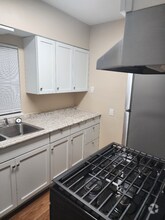 Building Photo - 3415 Riverside Dr