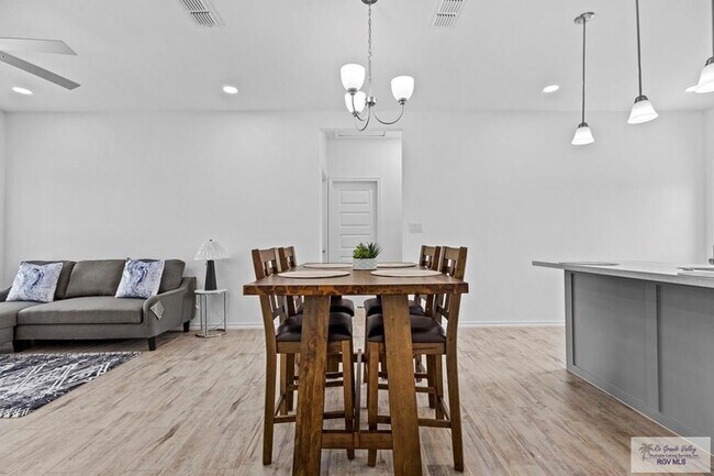 Foto del edificio - 426 Arroyo Ln