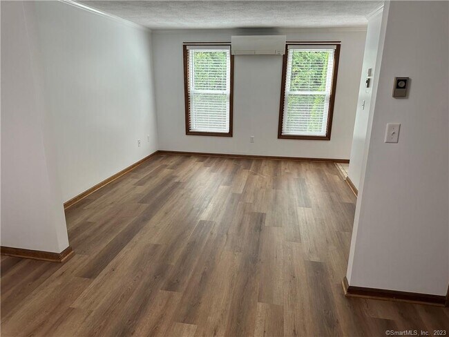 Foto del edificio - 65 Old Rte 79