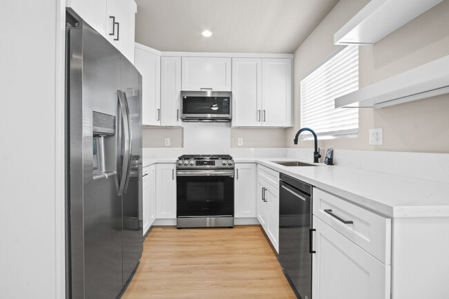 Kitchen - 16002 S Myrtle Ave