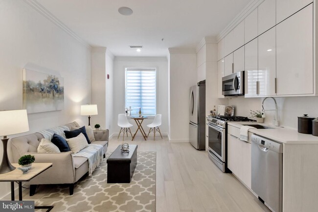 Foto del edificio - 3527 14th St NW
