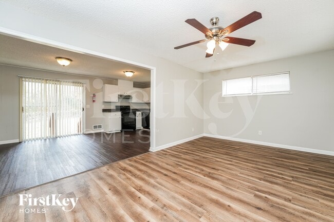 Building Photo - 123 Scarsdale Dr