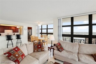 Building Photo - 260 Seaview Ct