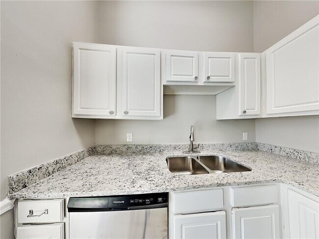 Foto del edificio - 136 Pecan Dr