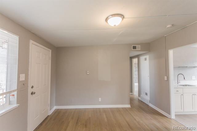 Foto del edificio - 3710 Eliot St