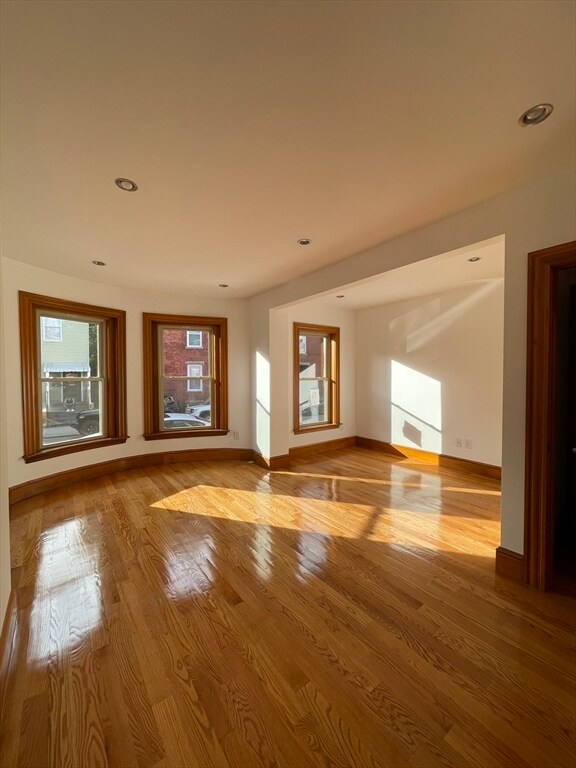 Building Photo - 43 Saxton St