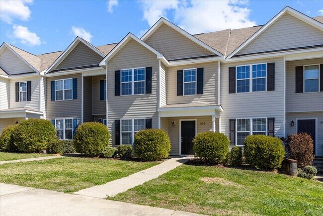 Foto del edificio - ***Coming Soon!!!***Clayton Townhome for Rent