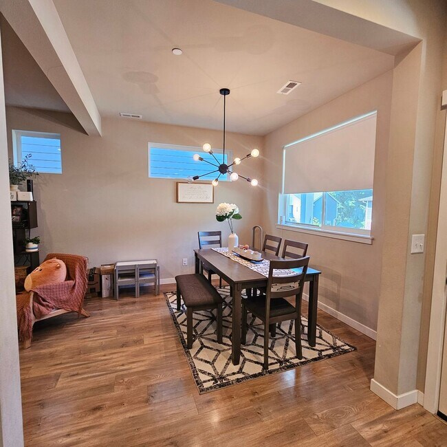 Building Photo - Beautiful 3-Bedroom Home Near Bases & Ferries with Fully Fenced Yard