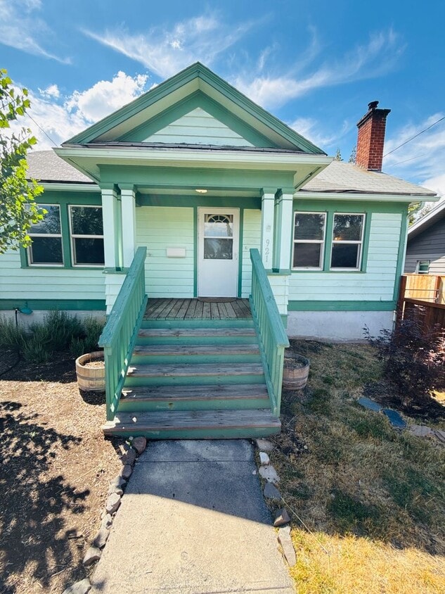 Primary Photo - Charming bungalow with off street parking ...