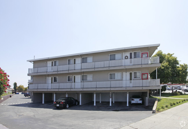 Exterior Photo - Oakwood Apartments