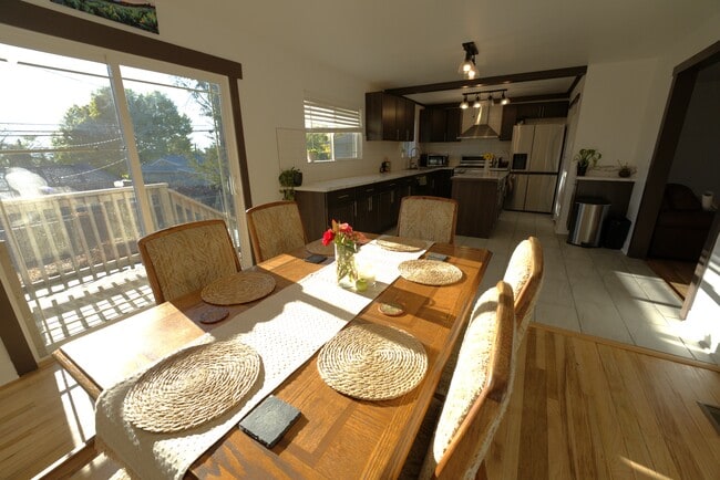 dining area - 1340 Rayburn Dr
