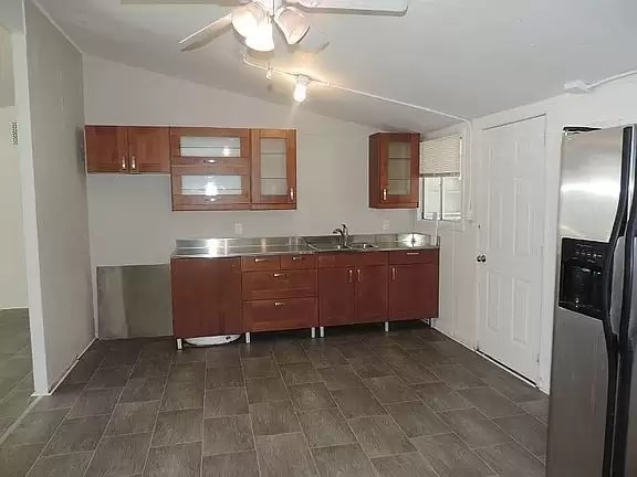 Building Photo - 118 Kelly St