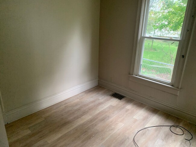 Foto del edificio - 1602 NE Jefferson St Lease ONLY