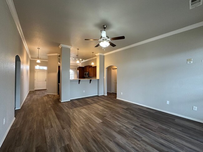 Building Photo - * Move-In Special * Beautiful Living: 3 Be...