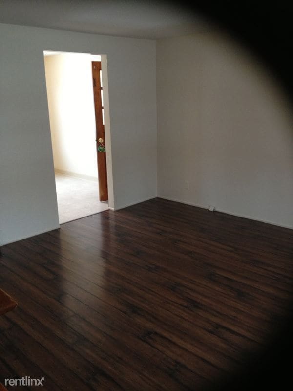 Building Photo - 2 br, 1 bath Townhome - 6057 E Taft Road B...