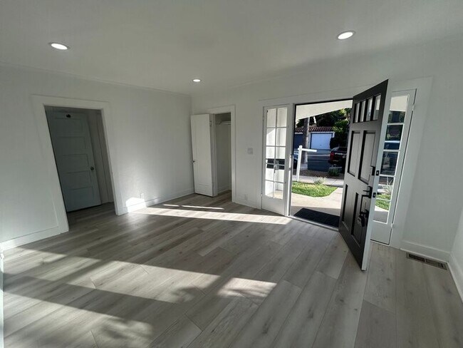 Foto del edificio - 217 N Bel Aire Dr