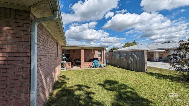 Building Photo - 513 W Amanda Ave