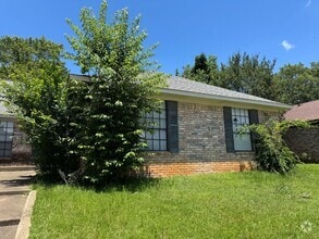Building Photo - 306-308-308 Brookwood Dr