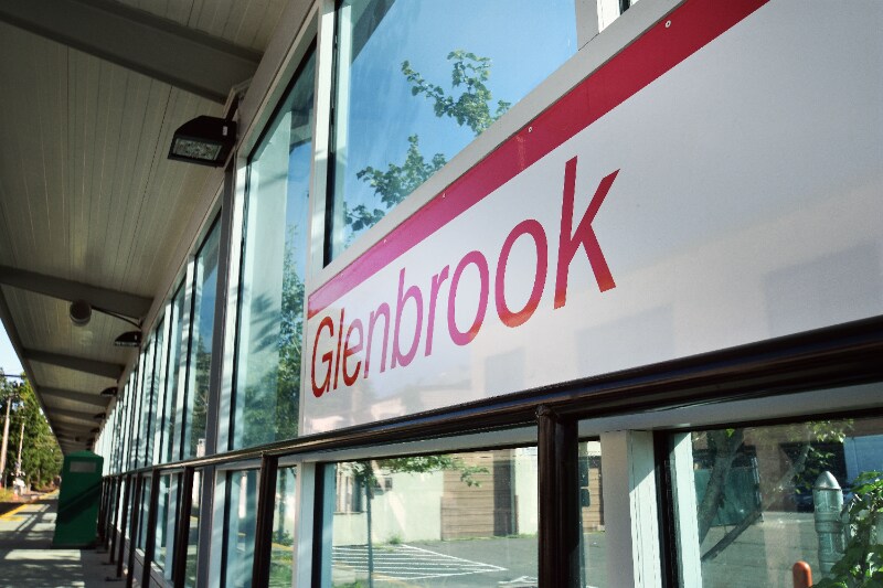 Foto del edificio - 504 Glenbrook Rd