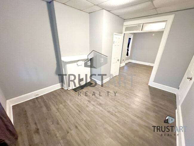 Foto del edificio - 330 N 53rd St