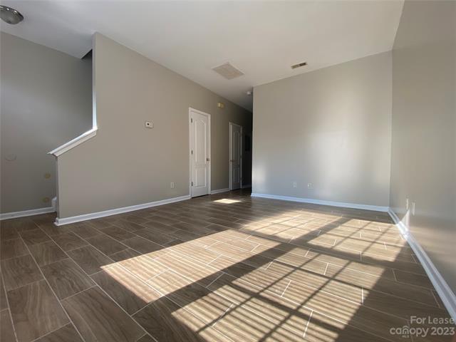 Foto del edificio - 5675 Seths Dr