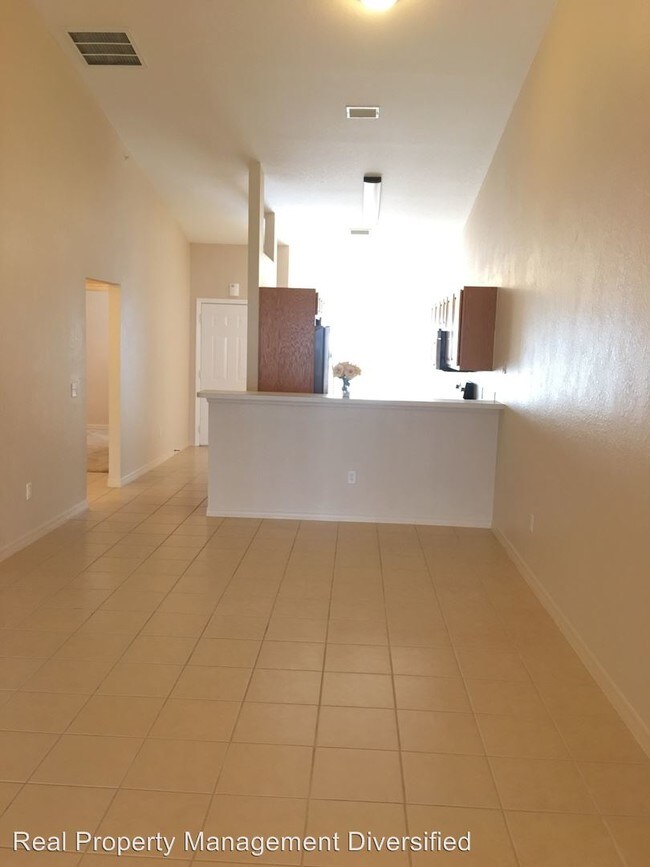 Building Photo - 8437 SW 104th Pl