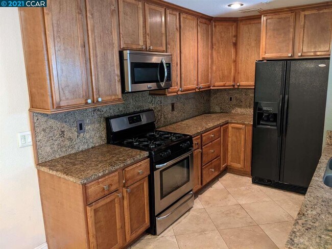 Building Photo - 249 Sea Crest Cir