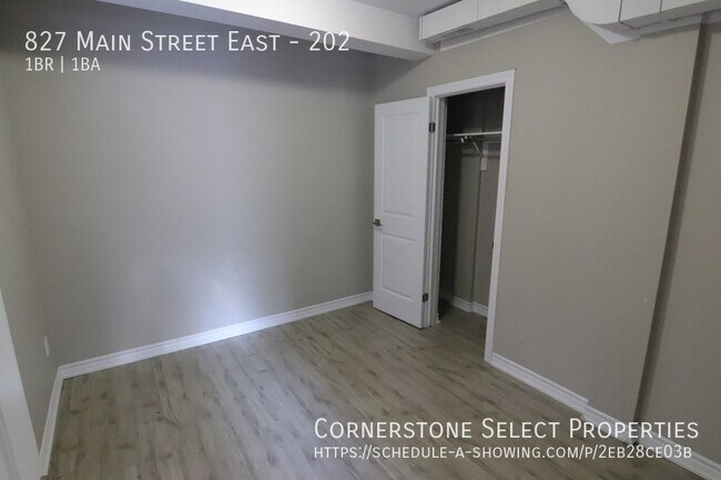 Building Photo - ***Private Balcony and HUGE windows at thi...