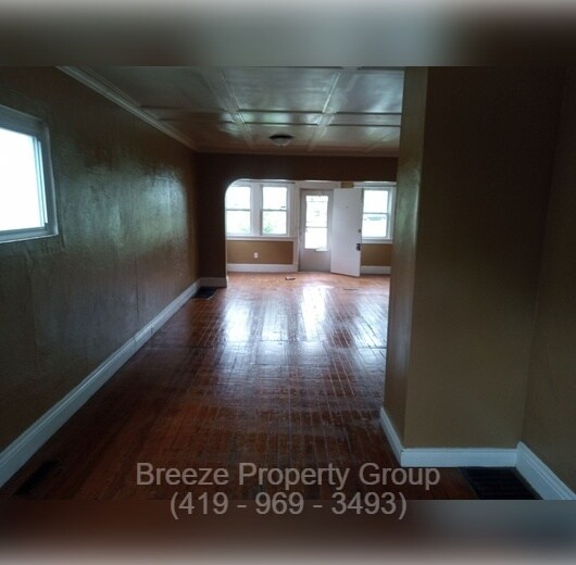 Foto del edificio - 2145 Dorr St