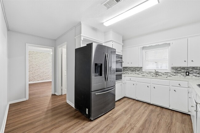 Building Photo - 1621 Richmond Ave