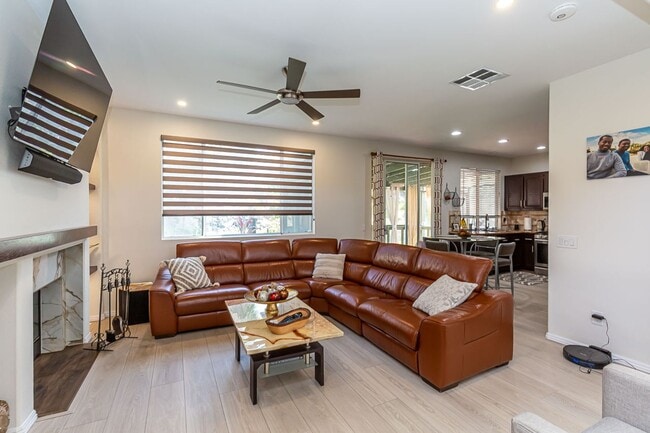 Building Photo - ***CHARMING CHULA VISTA 4/2 HOME, PET FRIE...