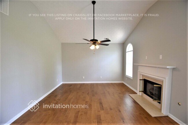 Building Photo - 541 Chaucer Way