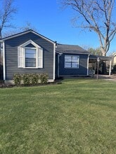 Building Photo - 132 SE Tarrant Ave