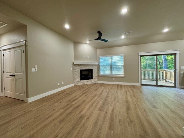 Foto del edificio - 12 Clifford Ln