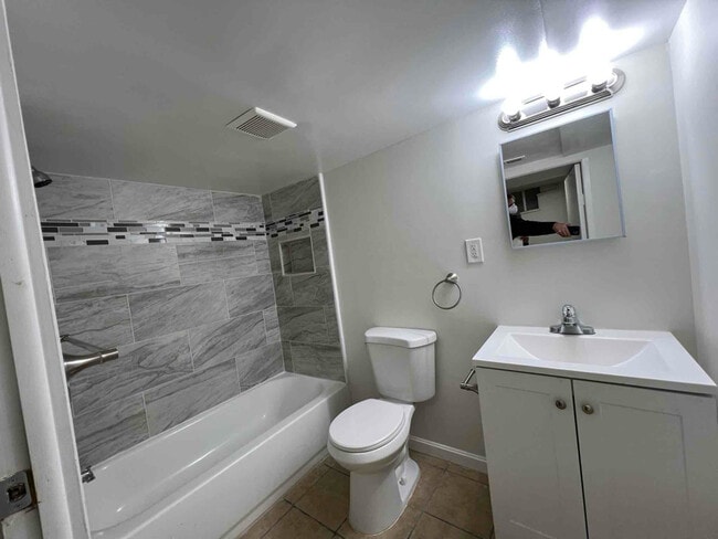 Photo - 524 S Macon St. Apartment