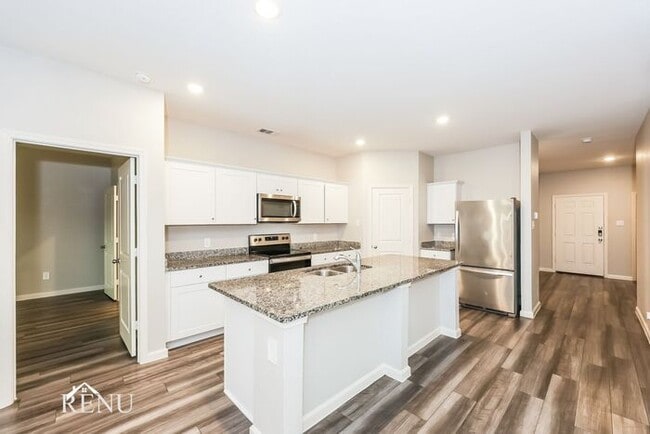 Building Photo - 1752 Escondido Dr