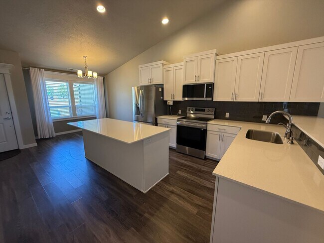 Building Photo - Beautiful Meridian Home in Prime Location Near The Village, Parks & Schools