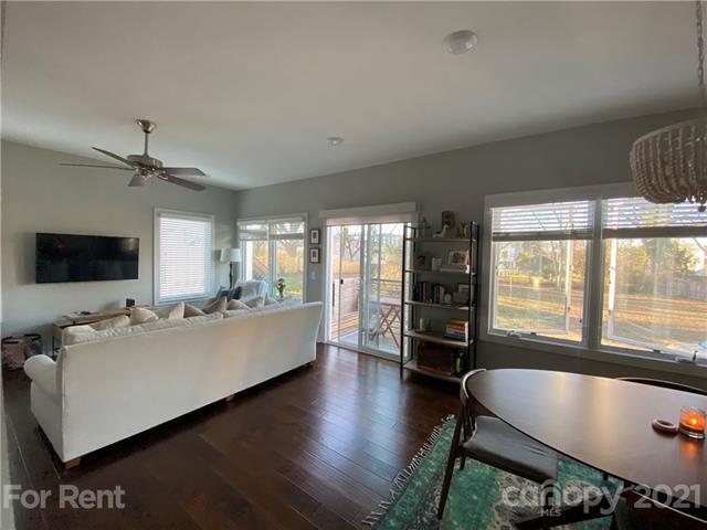 Foto del edificio - 1506 Peridoe Point Ln