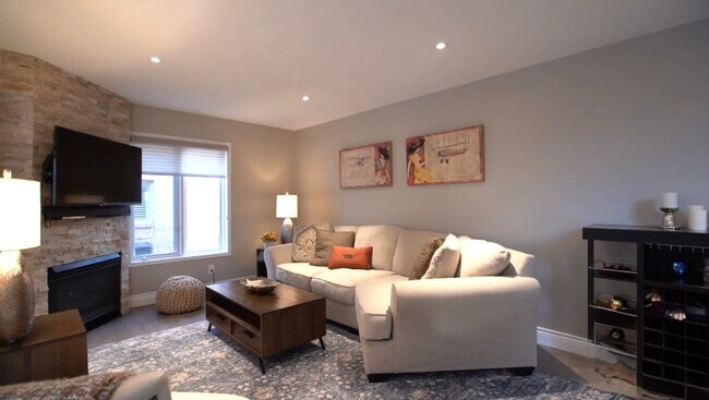 Photo du bâtiment - 1150 Skyview Dr