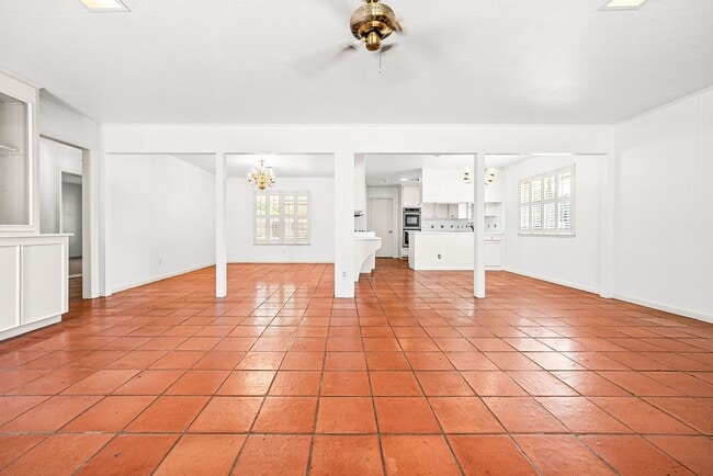 Foto del edificio - 630 Bradshaw Dr