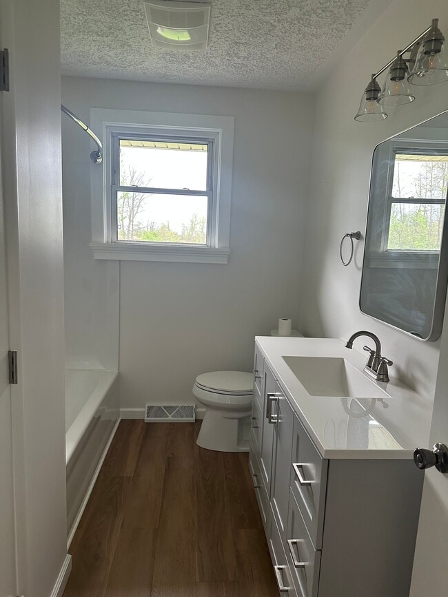 Foto del edificio - 1211 Walcrest Dr