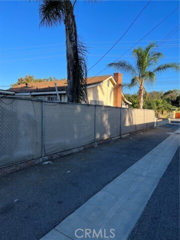 Building Photo - 522 W Orange Grove Ave