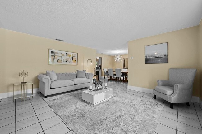 Building Photo - 13724 Lilac Pl